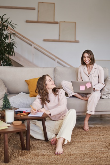 Zwei Frauen, die Ziele setzen