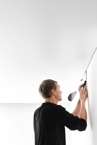 Arbeiter im Badezimmer