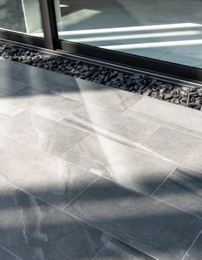 Terassenfliesen schön verlegt