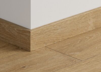 Bodenleiste Holzoptik
